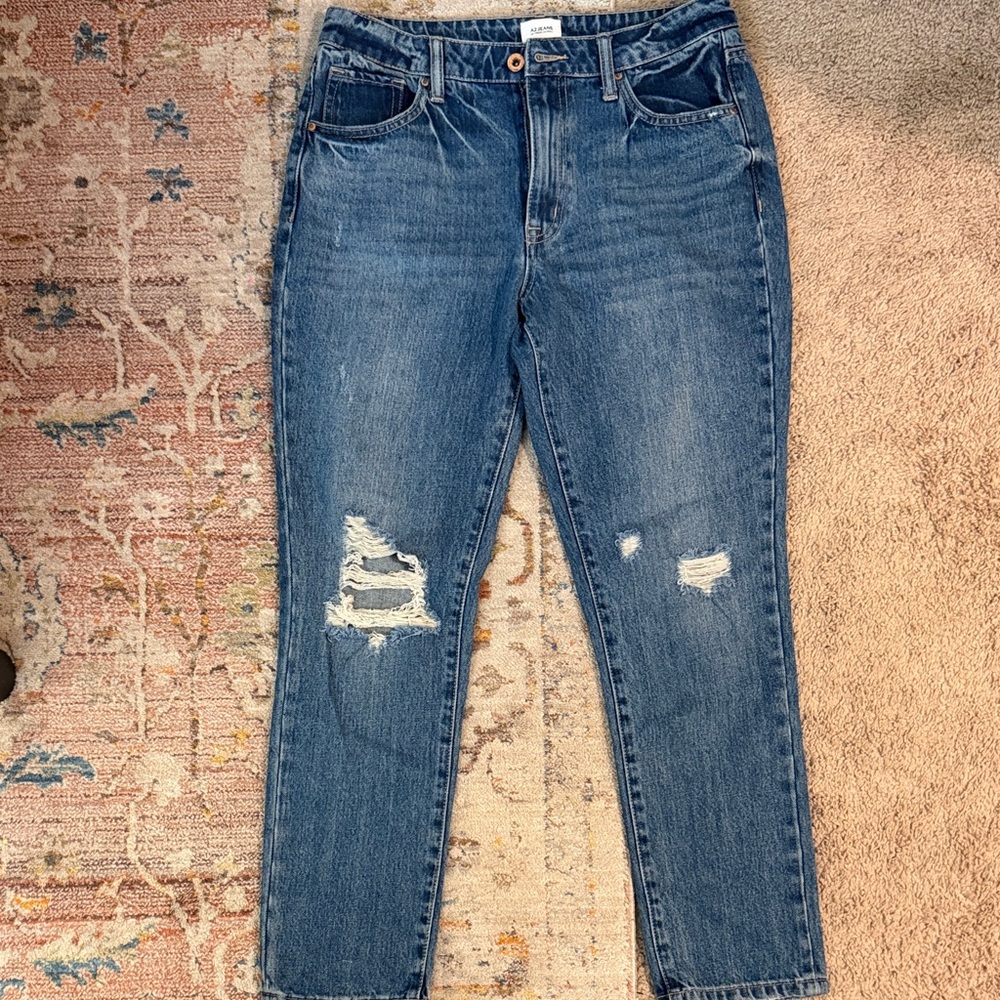 Distressed Boyfriend Jeans in Medium Blue by A2